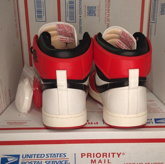 Nike Air Jordan 1 AJKO Retro Chicago 2021 - Picture 3 of 7